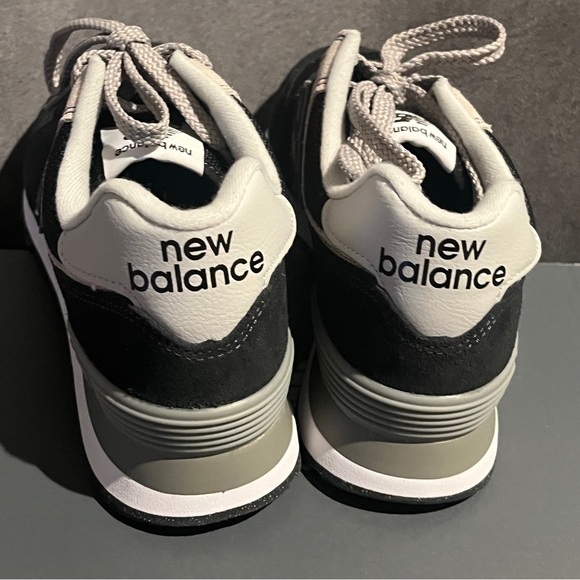 New Balance Women’s Sneakers 574 Black Size 8 US - Picture 12 of 15
